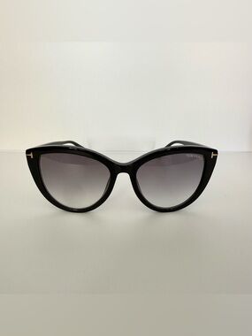 NEW!!! Tom  Ford women Isabella 02 TF915 01B sunglasses  Authentic